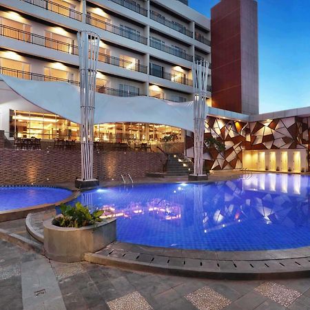 Hotel Harper Perintis By Aston Macasar Exterior foto